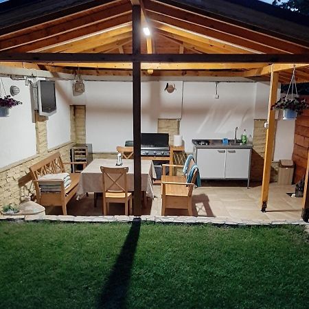 Къща За Гости Чечев Saparewa Banja Exterior foto